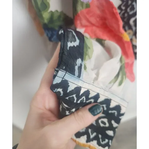 Farm Rio Women's Sz. XS Ivory Black Floral Blouse Classic Button up - Picture 5 of 8